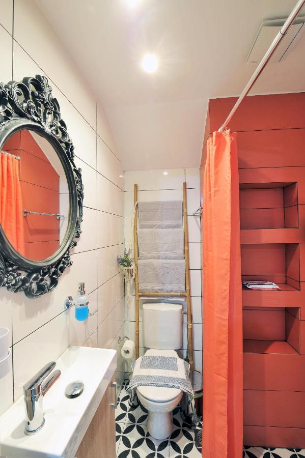 Bella Ciao Guest House Athens Ngoại thất bức ảnh